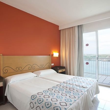 Club Hotel Aguamarina Ареналь-д'ен-Кастель Екстер'єр фото