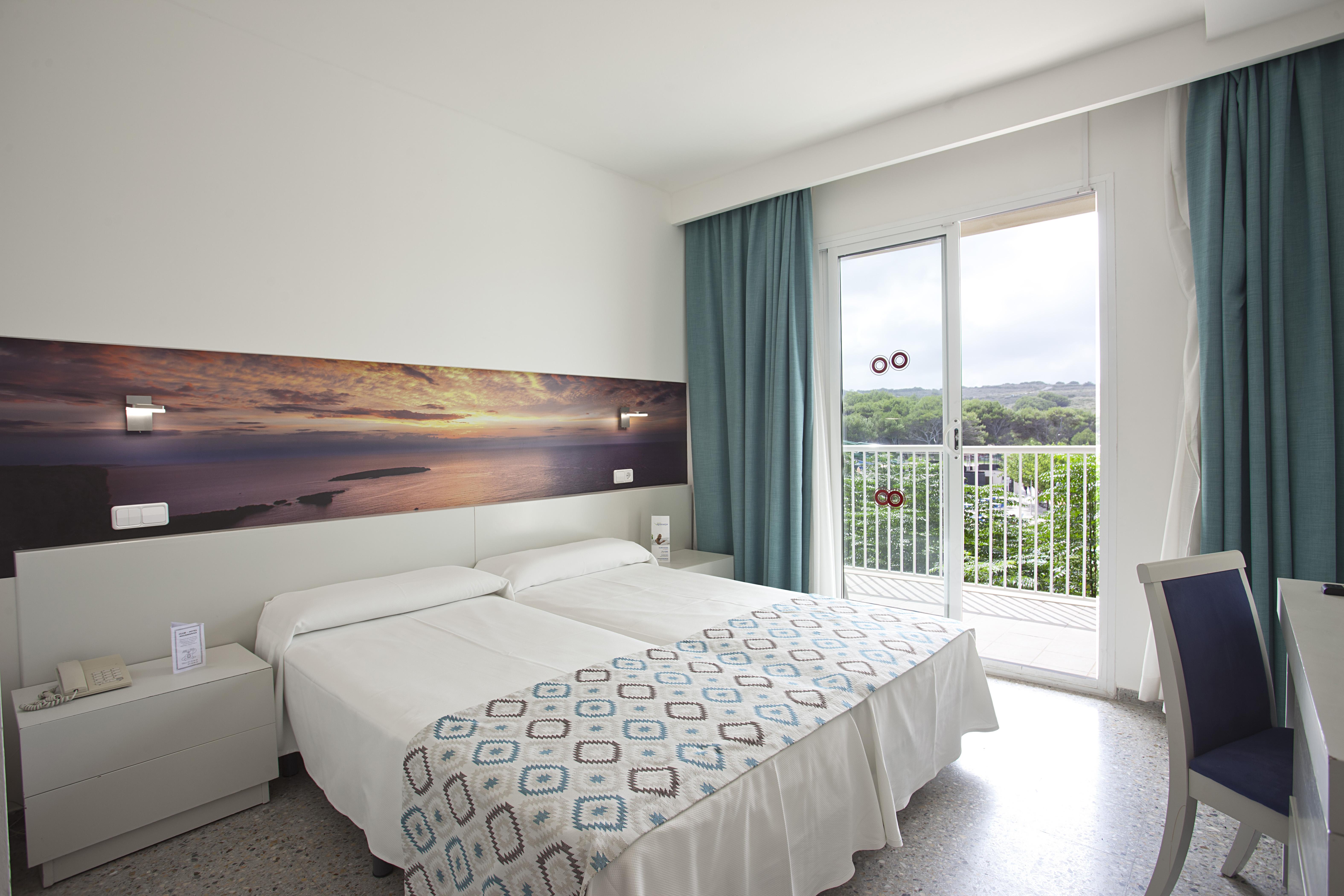 Club Hotel Aguamarina Ареналь-д'ен-Кастель Екстер'єр фото