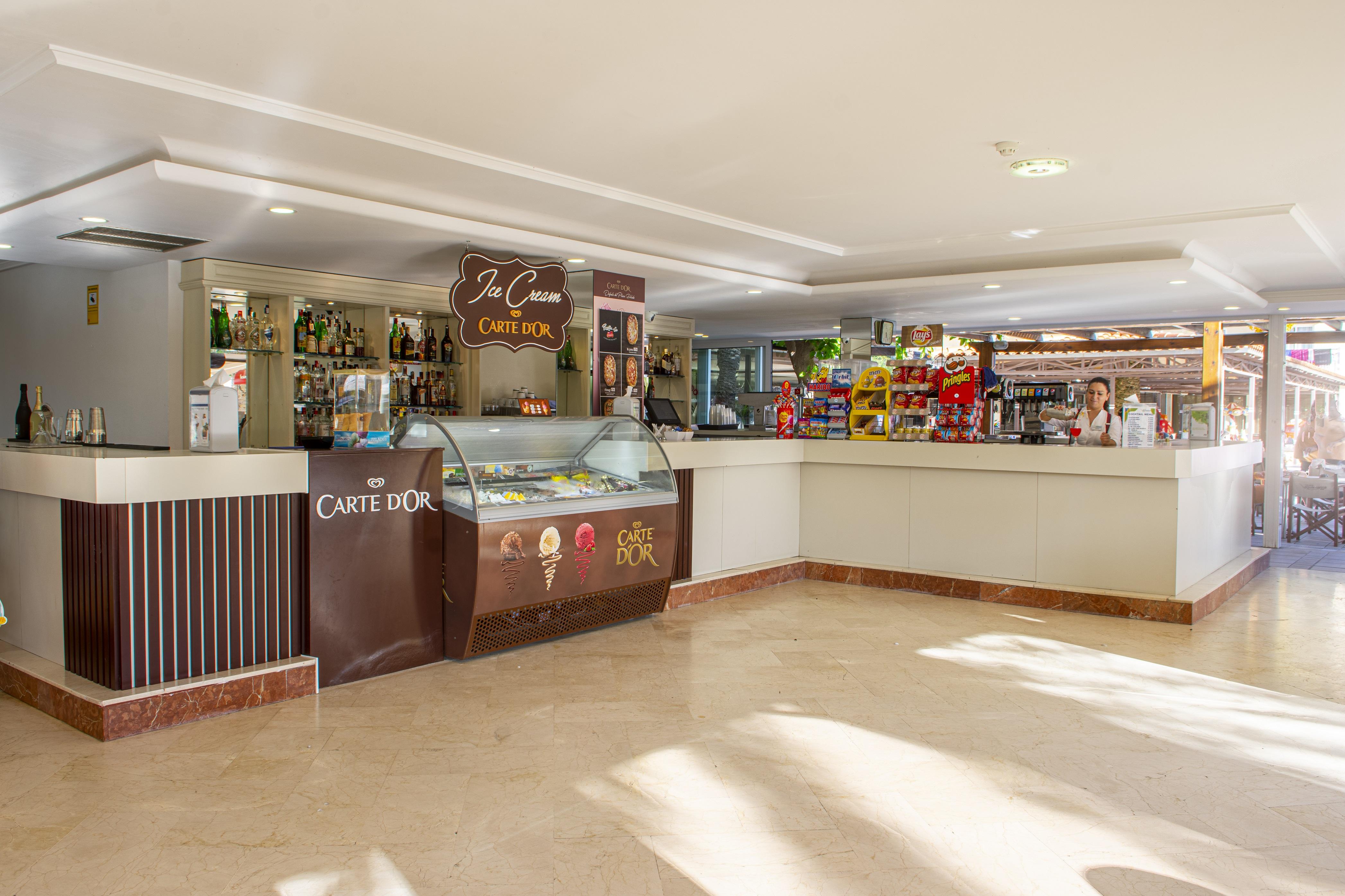 Club Hotel Aguamarina Ареналь-д'ен-Кастель Екстер'єр фото